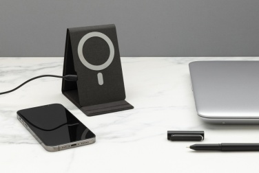 Logotrade Logogeschenke das Foto: Artic magnetischer 10W Wireless Charging Smartphonehalter