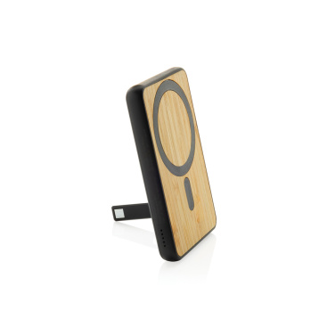Logotrade Geschäftsgeschenke das Foto: Zen 5000mAh 5W magnetische Bambus-Powerbank aus RCS rPlastik