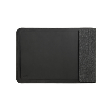Logotrade Geschäftsgeschenke das Foto: Swiss Peak magnet. 15,6" Laptop-Sleeve mit 15W Ladefunktion