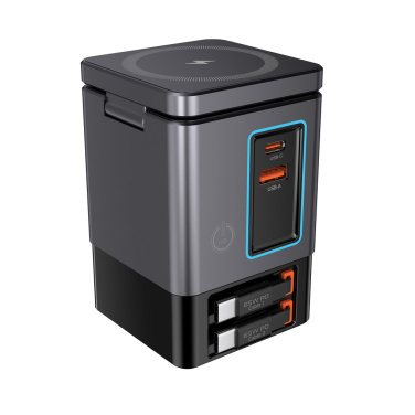 Logotrade promotional product image of: Urban Vitamin Sacramento 105W GAN charger+retractable cables