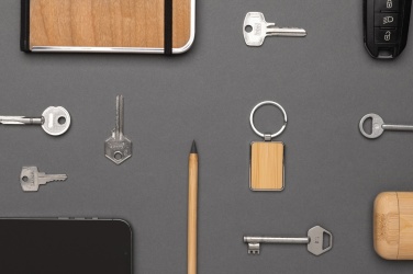 Logotrade reklaamkingid pilt: RCS taaskasutatud tsingisulamist ristkülikukujuline bambusega võtmehoidja