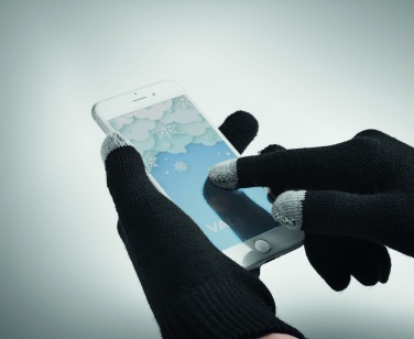 Logotrade reklaamkingi foto: Talvekomplekt taaskasutatud materjalist, kindad, müts ja sall