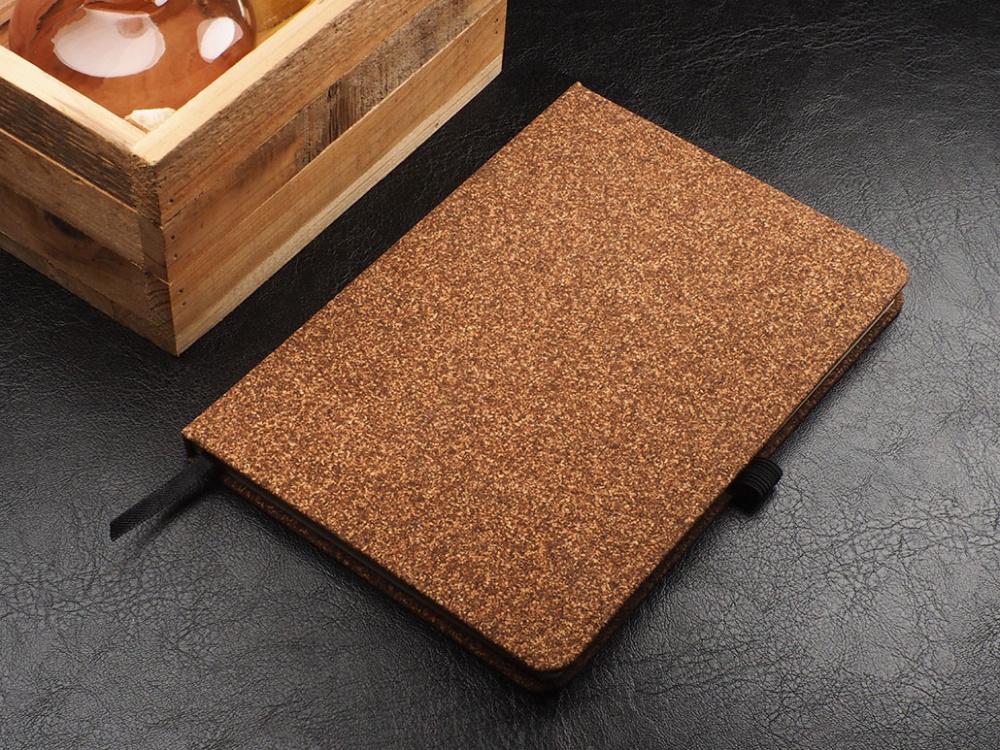 Logotrade reklaamtoote foto: Märkmik korgist kaantega 219635102