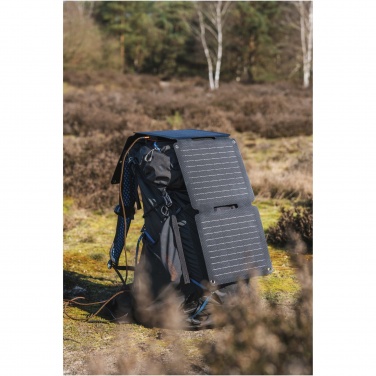Logotrade mainoslahja tuotekuva: Xtorm XR2S28 SolarBooster 28 W:n taitettava aurinkopaneeli