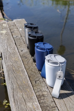 Logotrade mainoslahjat kuva: Cuppa RCS re-steel vakuumimuki kantolenkillä