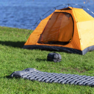 Logotrade liikelahjat mainoslahjat tuotekuva: Ilmatäytteinen matto SAJAMA Schwarzwolf