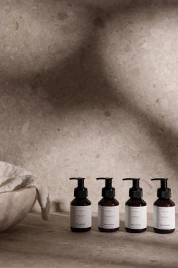 Logotrade mainostuote tuotekuva: VINGA x TGL -vartalo- ja käsienhoitosetti