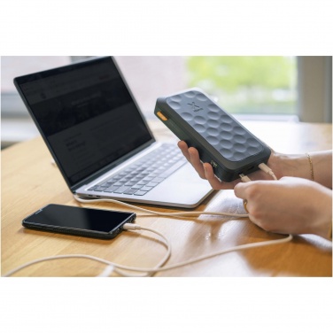 Logotrade firminės dovanos nuotrauka: „Xtorm FS5451 Fuel Series“ 45 000 mAh 67 W maitinimo blokas