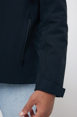 Logotrade biznesa dāvanas foto: Iqoniq Makalu vīriešu pārstrādāta poliestera soft shell jaka