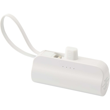 Logotrade ziemassvētku dāvanas foto: Alnair 5000 mAh 10W pārstrādātas plastmasas C tipa pārnēsājamais akumulators ar iebūvētu atlokāmu statīvu un 2-in-1 kabeli