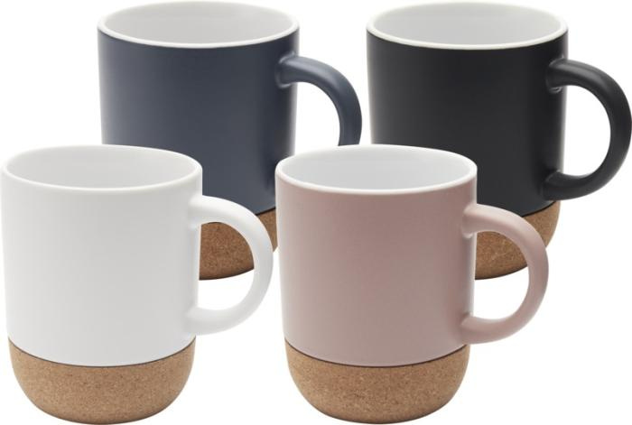 Logotrade biznesa dāvanas foto: Billie 300 ml keramiskā krūze ar korķa detaļām un matētu apdari