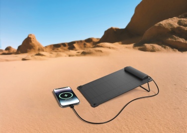 Лого трейд бизнес-подарки фото: Solarpulse rplastic портативная солнечная панель 5 Вт