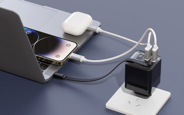 Лого трейд pекламные продукты фото: Зарядное устройство Urban Vitamin Mendocino 65 Вт GaN с выдвижным кабелем