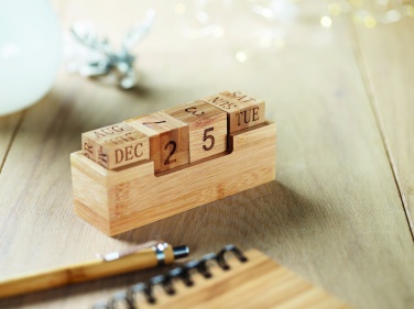 Logotrade reklamprodukter bild: Kalender i Bambu