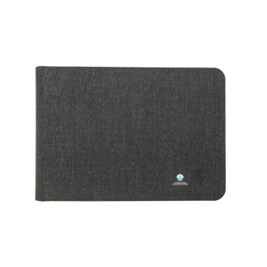 Logotrade profilreklam bild: Swiss Peak 15W magnetiskt laddningsfodral för laptop 14-15,6