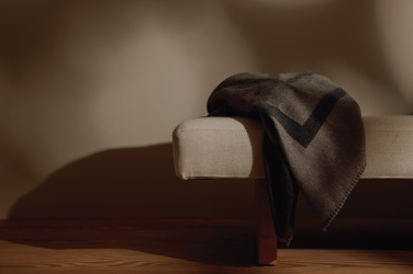 Logotrade reklamprodukter bild: VINGA Monogram GRS pläd