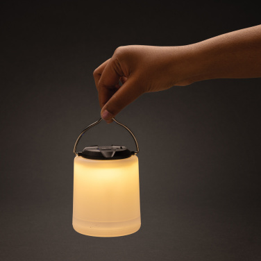 Logotrade profilprodukter bild: Limio RCS bärbar, uppladdningsbar bordslampa i plast