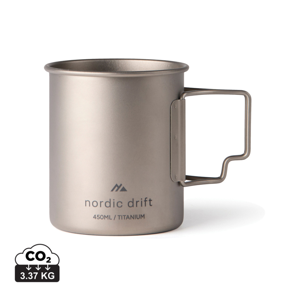 Logotrade reklamprodukter bild: Nordic Trail ultralätt titaniummugg 450 ml